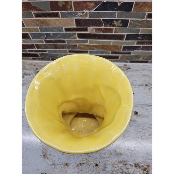 Vintage Sunshine Yellow Shawnee Pottery Vase, Double Doves, USA 829 - Picture 6 of 7